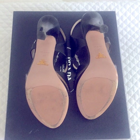 Authentic*** Prada Strappy Leather Heels sz 38 - Picture 3 of 7